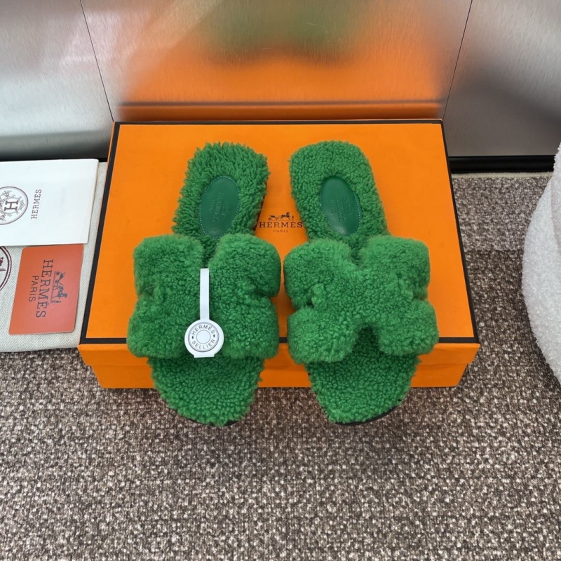 H**mes slippers